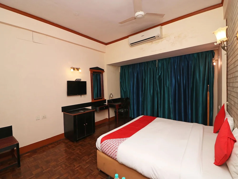 OYO 22269 Hotel Landmark Plaza