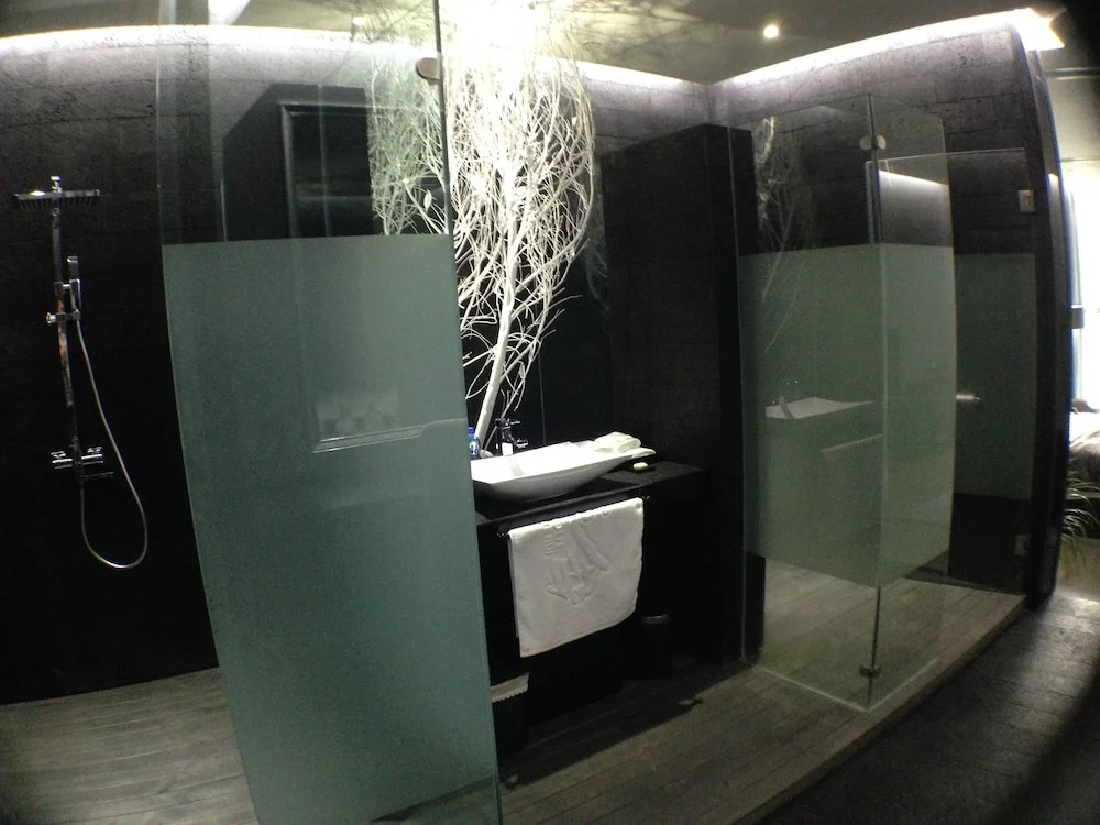 Air Hotel