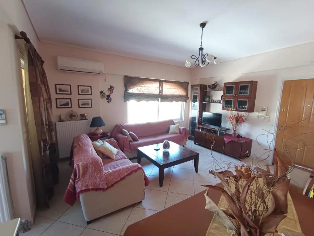 Thalia Apartment in Kalamata, 15' walk from the city center and the beach