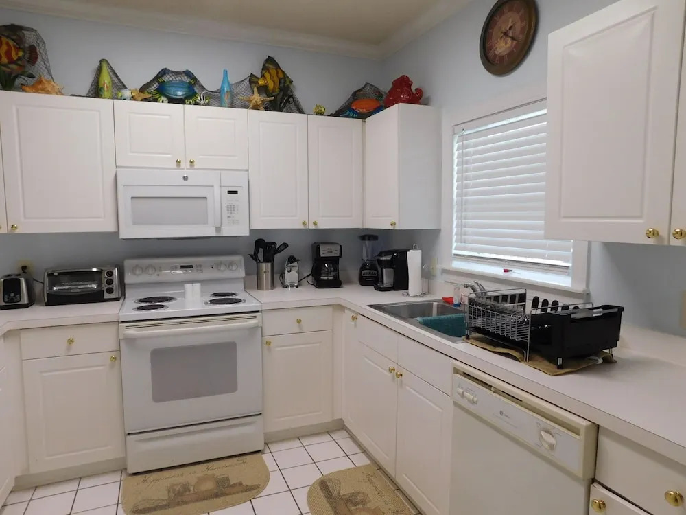 Cypress Bend #414 2 Bedroom Condo by RedAwning