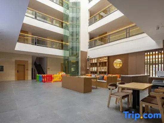 Quanyue Smart Hotel (The Old Town of Lijiang)