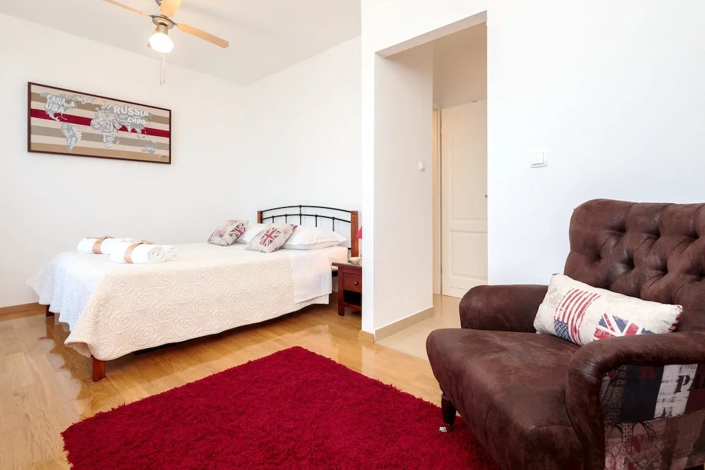 House With 3 Bedrooms in Supetar, With Wonderful sea View, Enclosed Ga