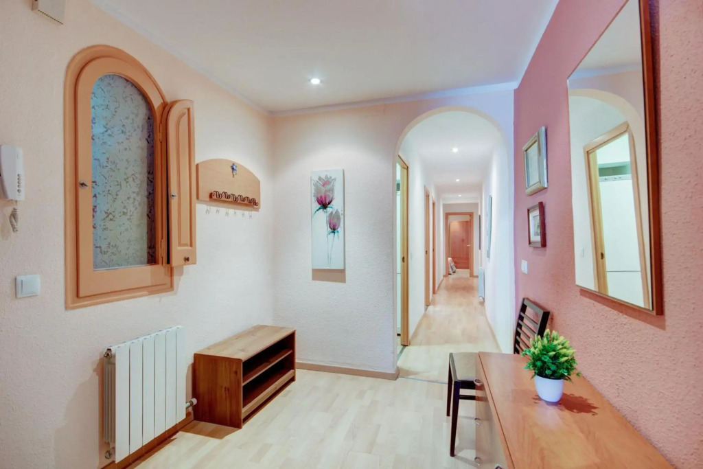 Llevant 3 1 Centro Roses - Barneda Premium