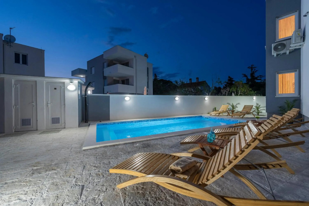 Villa Star 2 a centrally located ap. with a pool