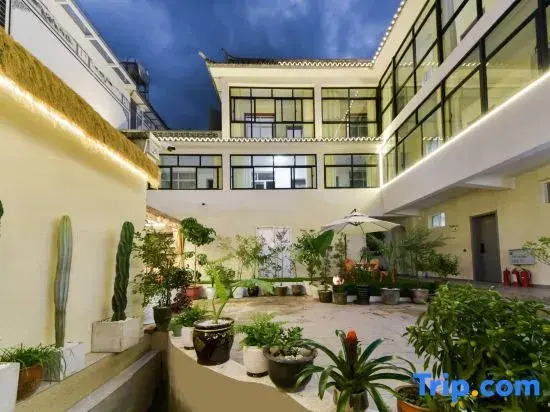 Yijia Renmei Homestay (Dali Old City Cang'er Avenue Branch)