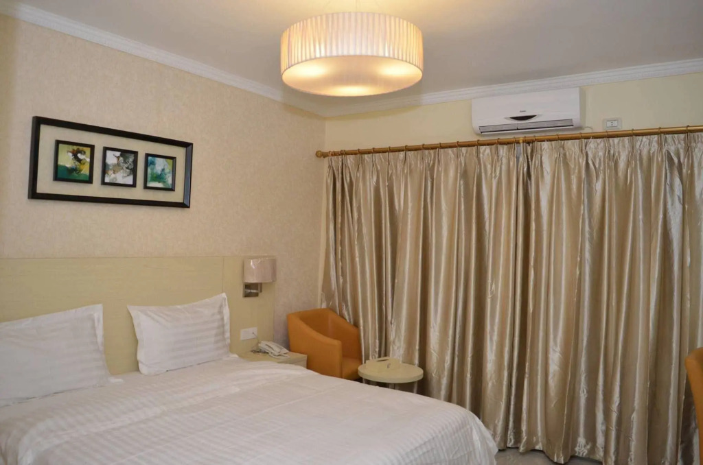 Hotel Pacific