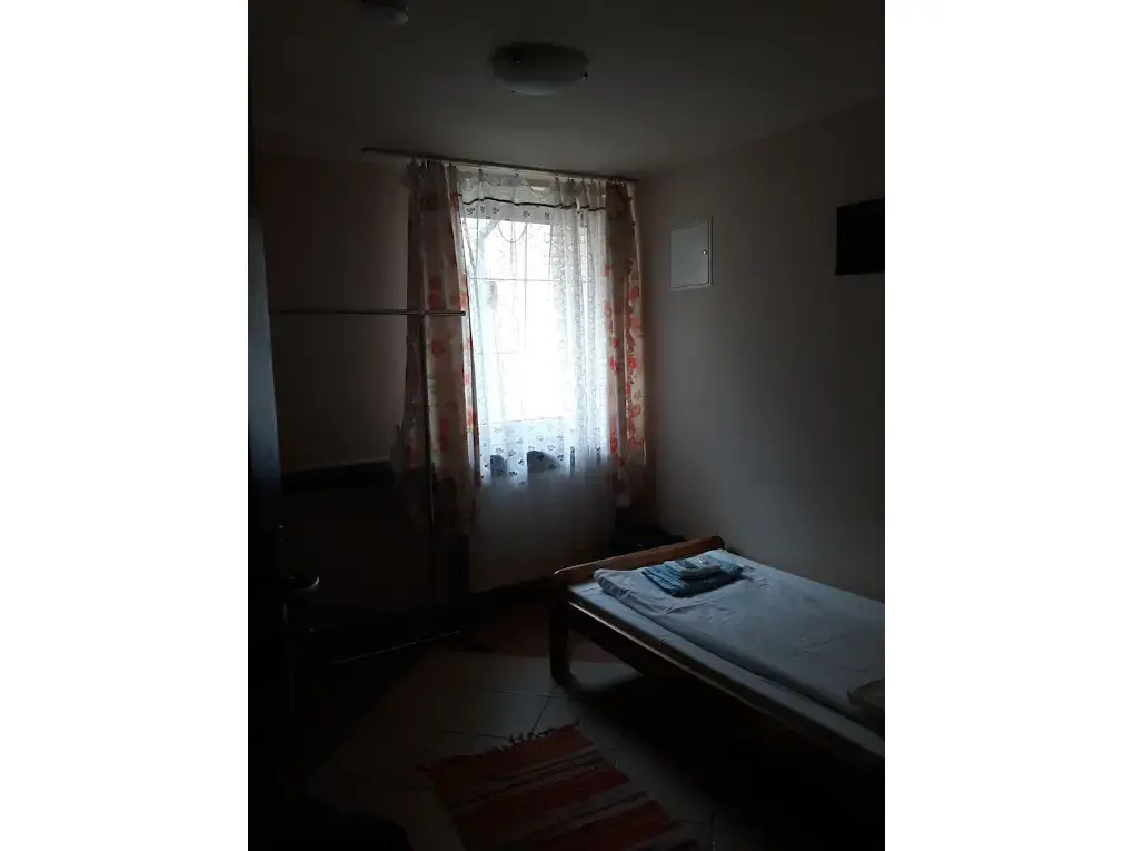 ETNA - Hostel -Noclegi Rzeszów 24 Pokoje -PARKING