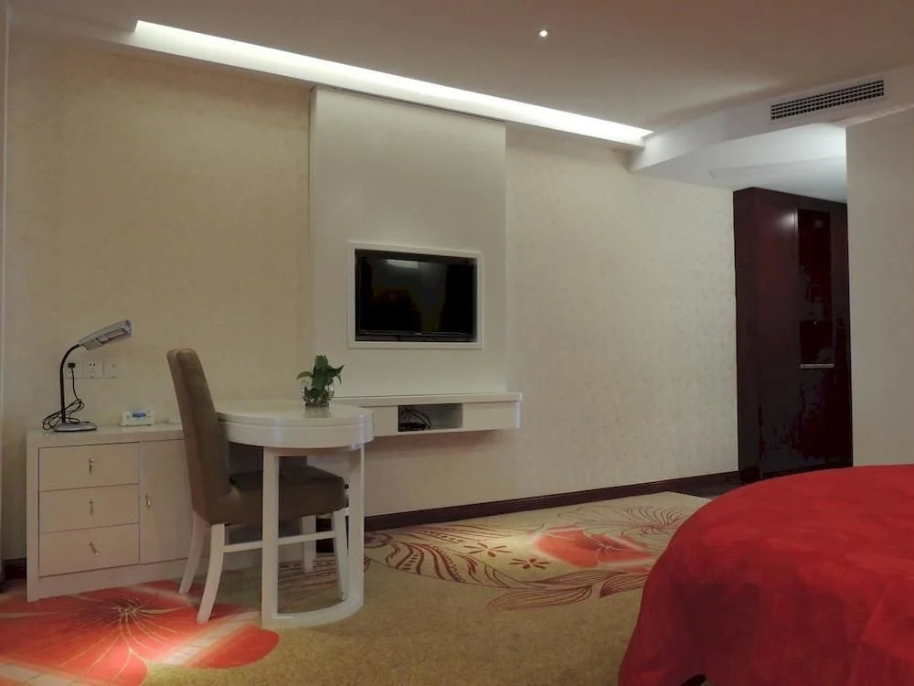 Deqing Ruijing Holiday Hotel