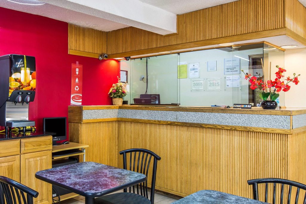 Econo Lodge - Conyers