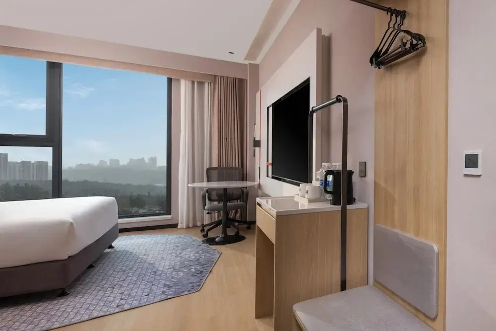 Holiday Inn Express Gongyi City Center by IHG