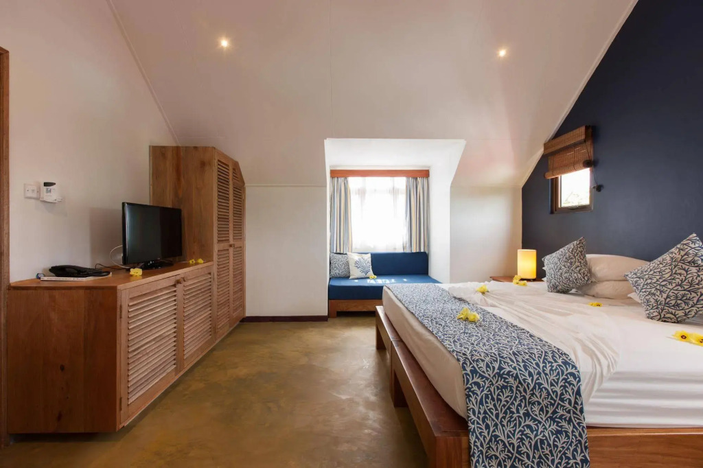 LHirondelle Self Catering Guest House