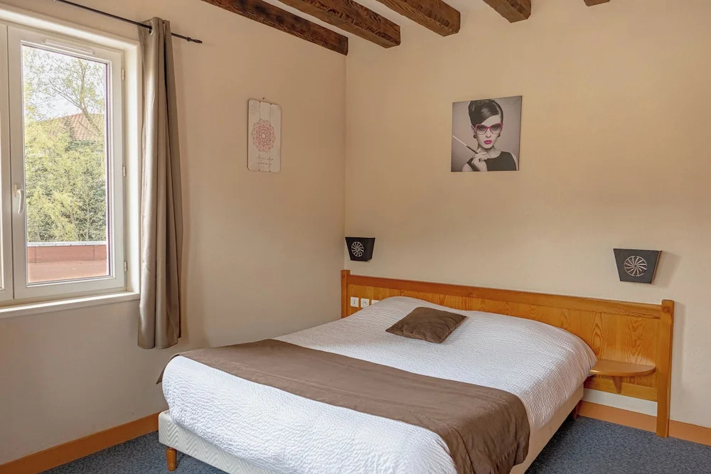 Logis Hotel Restaurant Auberge Les Rives de lArzon