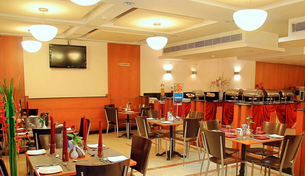 FabHotel The Royal Plaza - Koyambedu