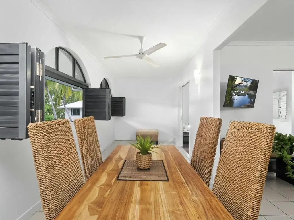 Palm Cove Get a Way