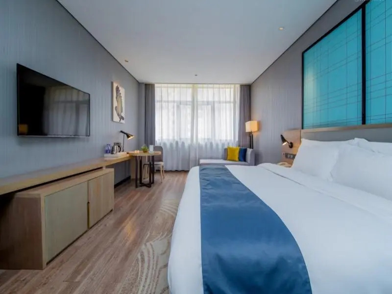 VX Hotel Hubei Wuhan Jiang'an District Houhu Xinrong Passenger Station