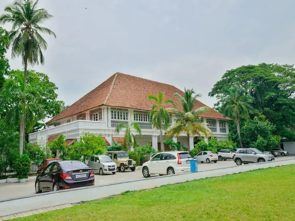 OYO 8214 Malabar Plaza Residency 1