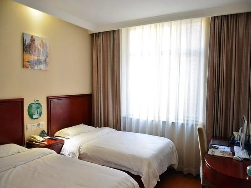 GreenTree Inn BeiJing Fengtai District WanFeng Road QiLiZhuang Metro Station Express Hotel