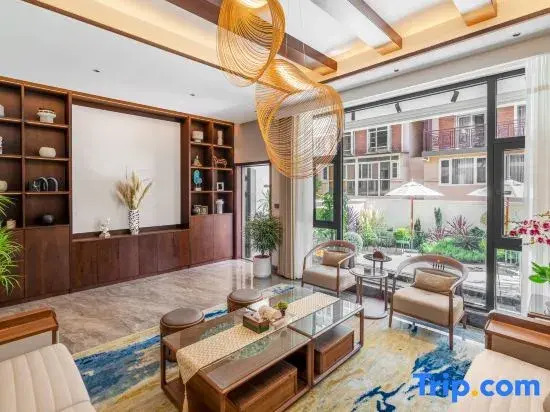Kunming Dianchi Huayuxu Boutique Bieyuan