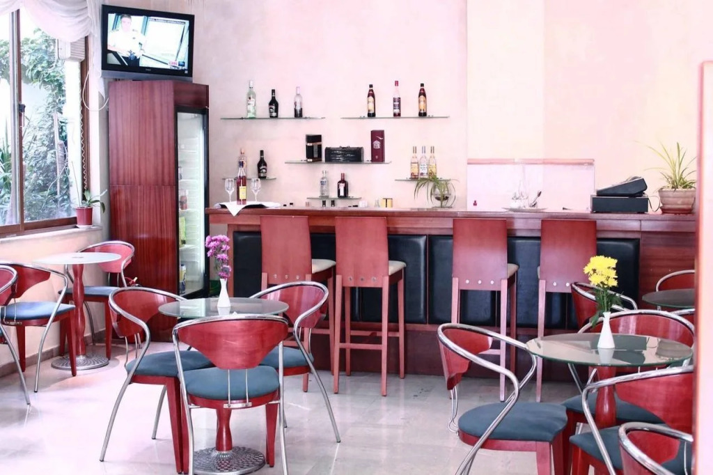 Apollo Hotel