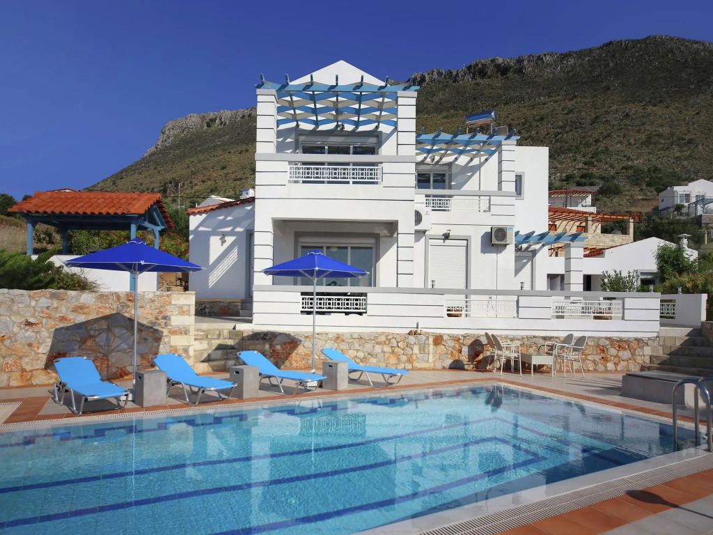 Fantastic luxe modern Villa, large garden, private pool, outdoor kitchen NW