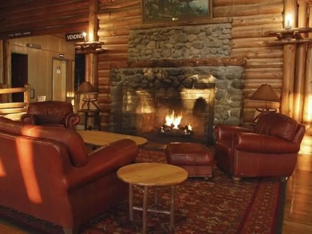 Lake Lodge