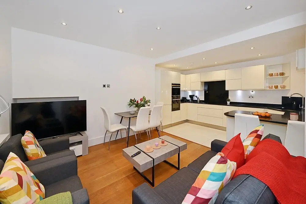 Notting Hill Apartment with Terrace
