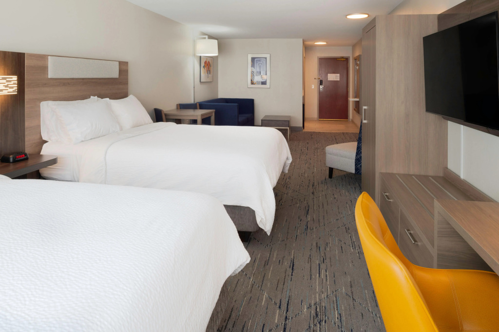 Holiday Inn Express Hotel & Suites Fort Atkinson by IHG