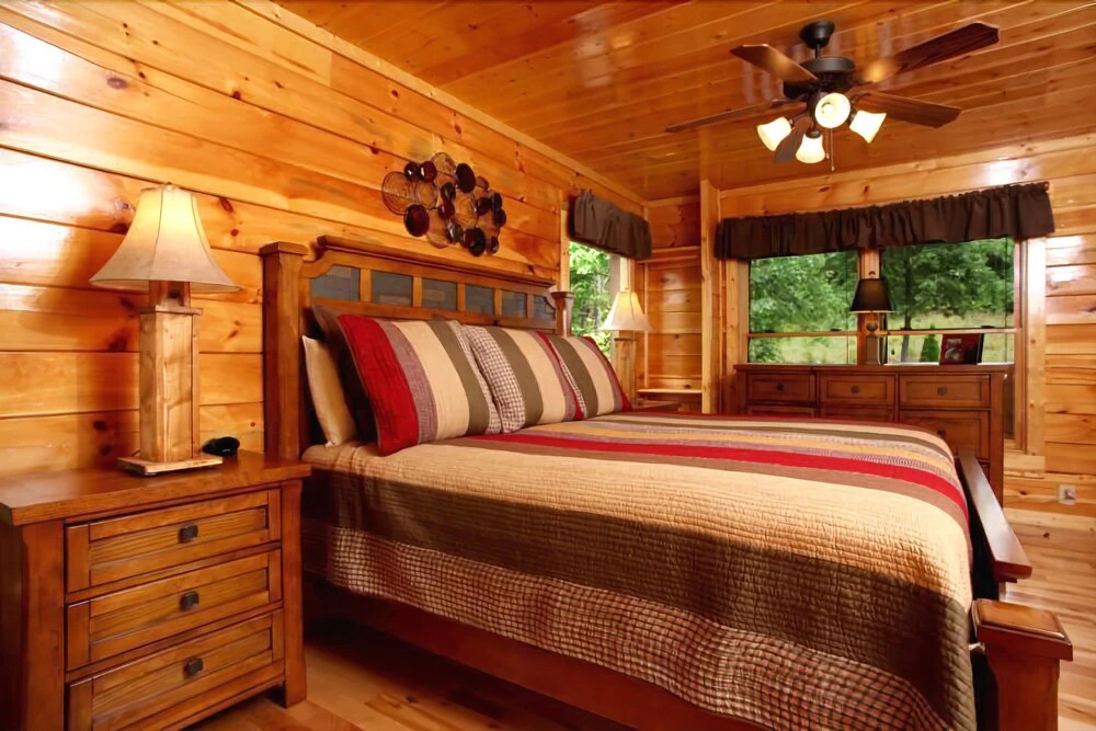 Together Again 2 Bedroom Home with Hot Tub