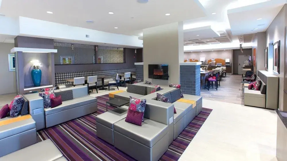 Holiday Inn Express Fargo SW I-94 45th St