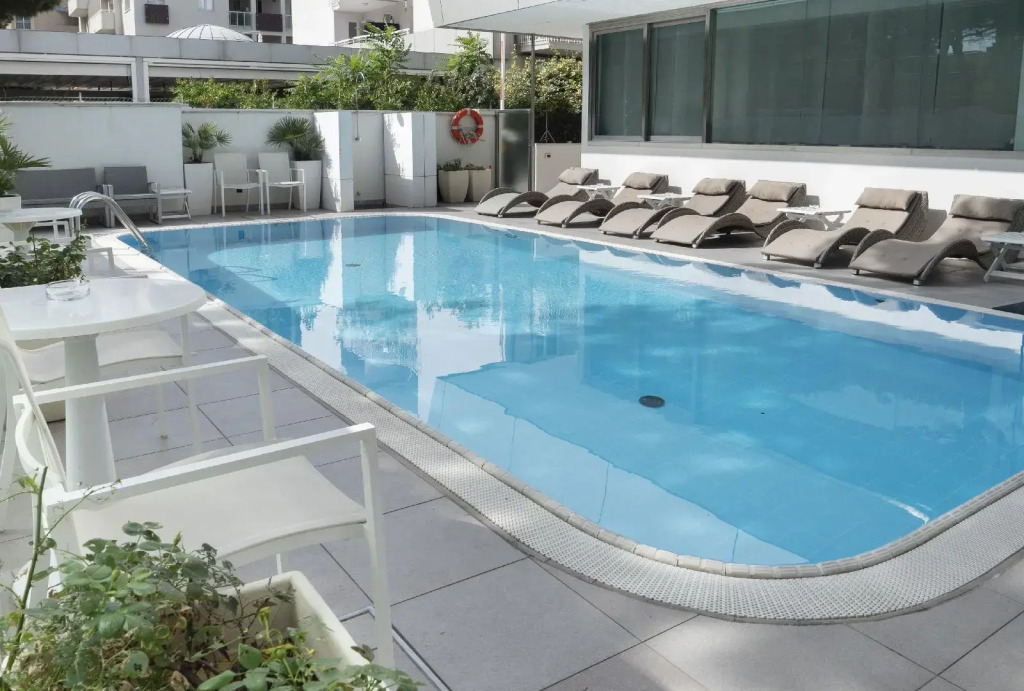 Club House Hotel