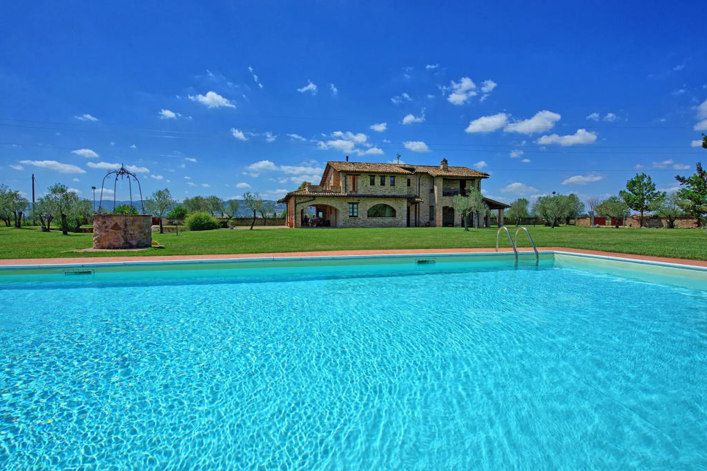 Villa Assisi by PosarelliVillas