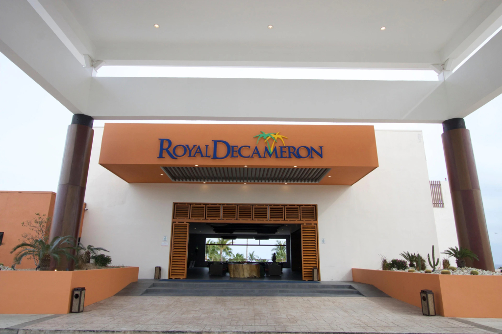 Grand Decameron Los Cabos, A Trademark All-Inclusive Resort
