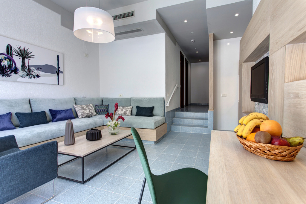 Plus Fariones Suite Hotel