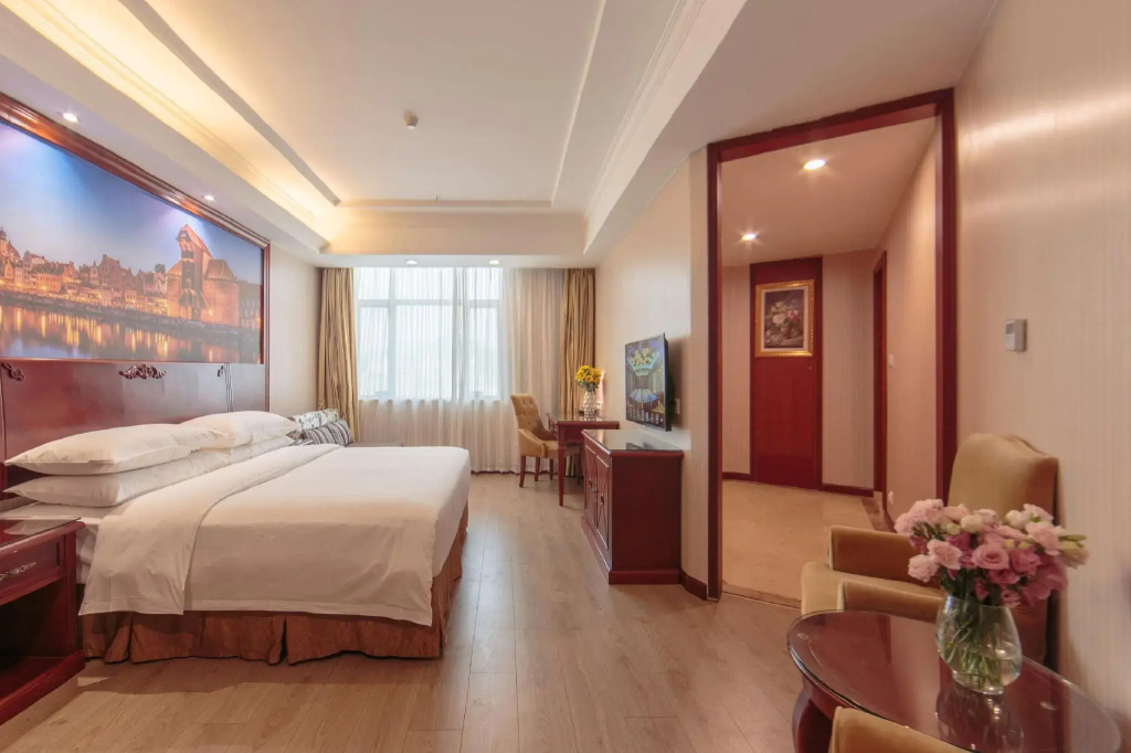 Vienna International Hotel Huizhou South Railway Station