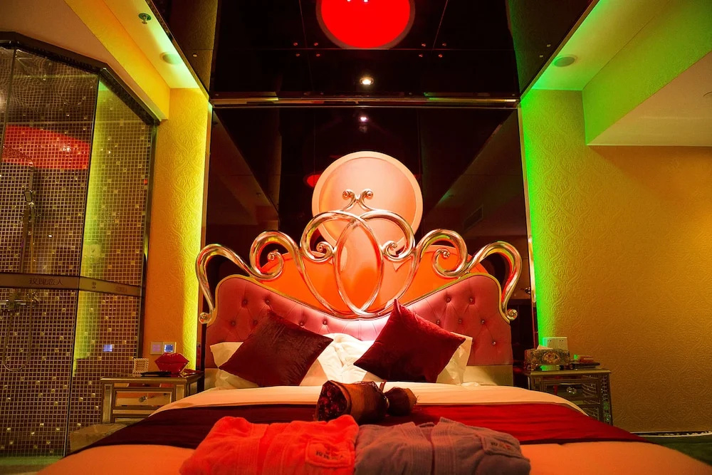 Rose Lover Hotel