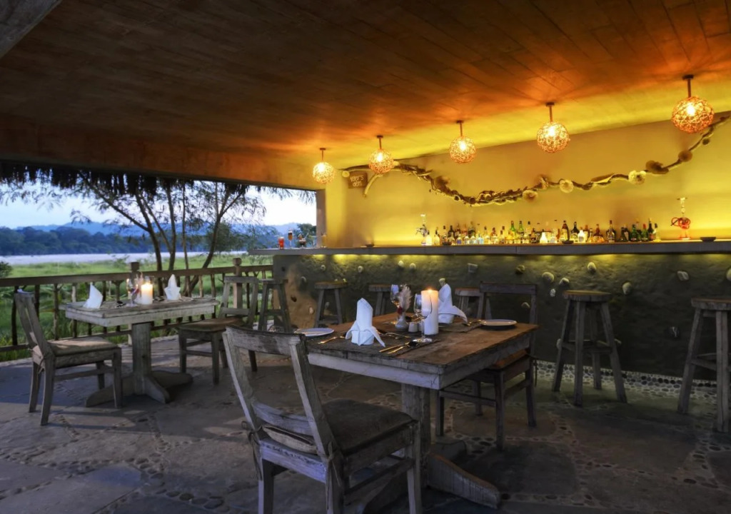 Barahi Jungle Lodge