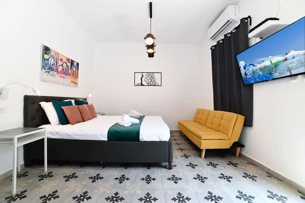 Bazelet Apartments