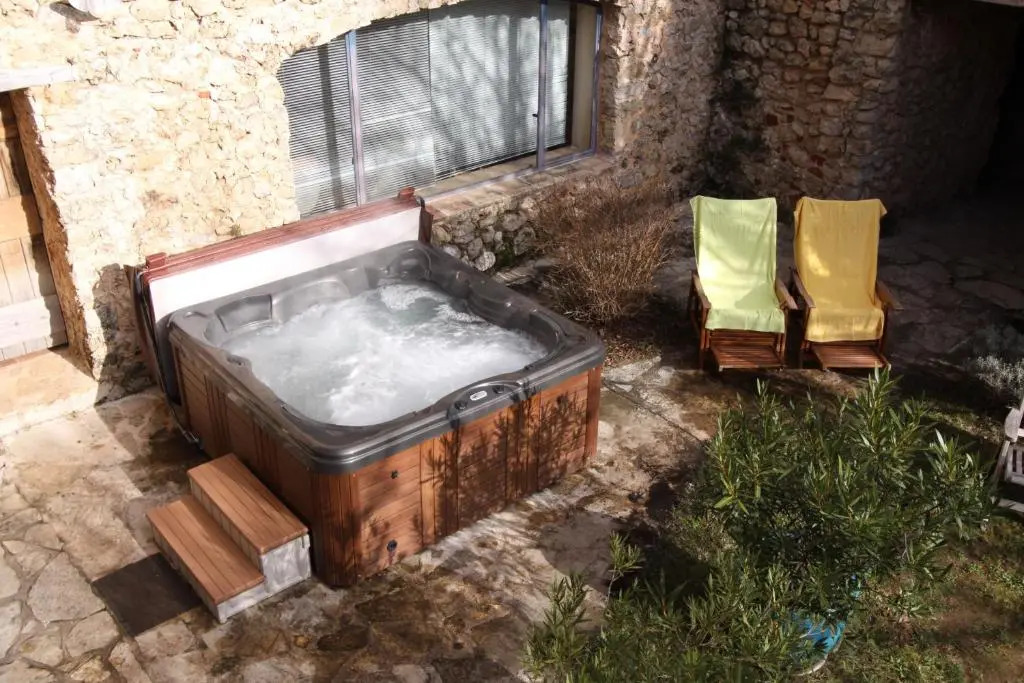 Lou Petarel, Charming house with shared pool, nature an calm in Provence