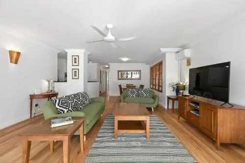 Waterview Beachside Apartment - Palms 2