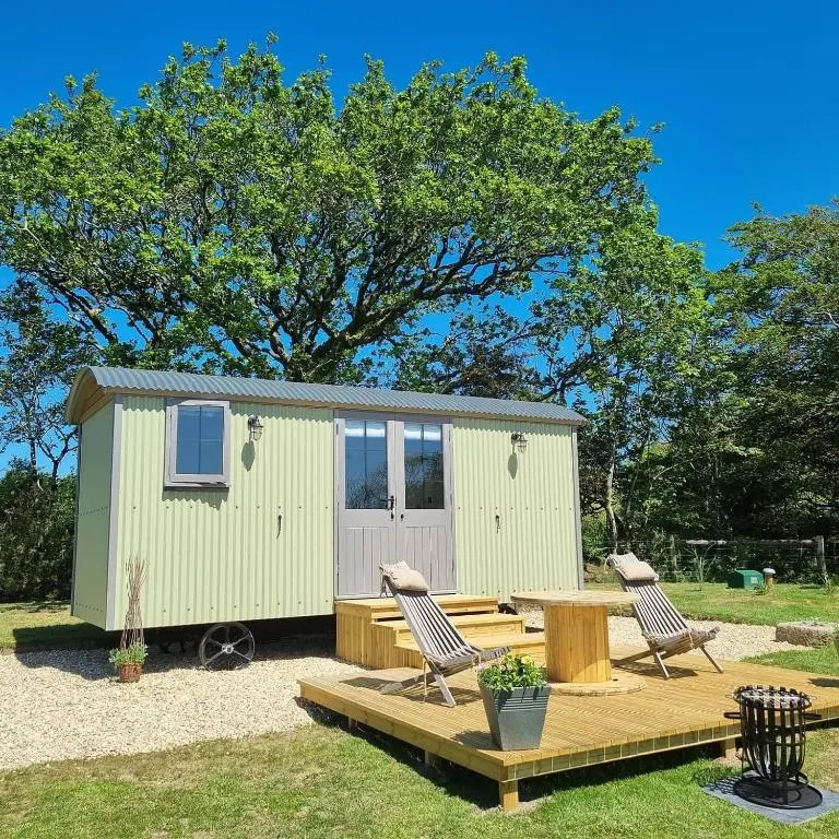 Tolverne Luxury Shepherds Hut