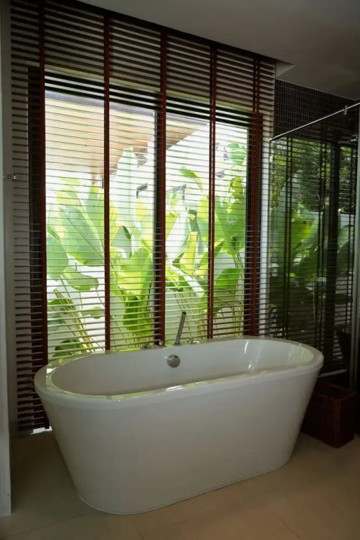 Villa Altessa 3BR Modern Loft II Botanica