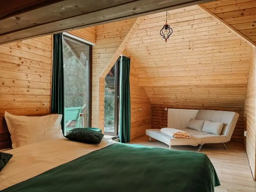 Cabana Laptici - statiunea Pestera-Padina, Bucegi