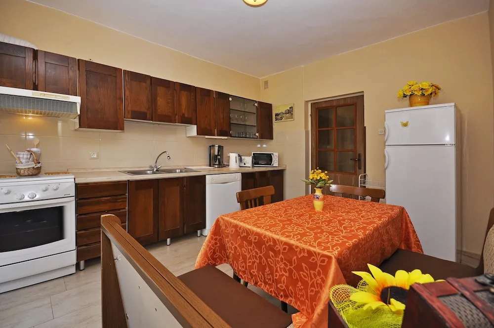 Apartments Loredana / Three Bedrooms A1