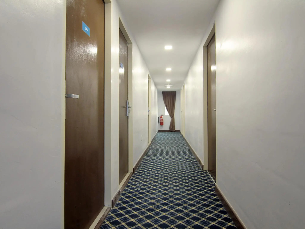 Room V Jalan Megat by SECOM