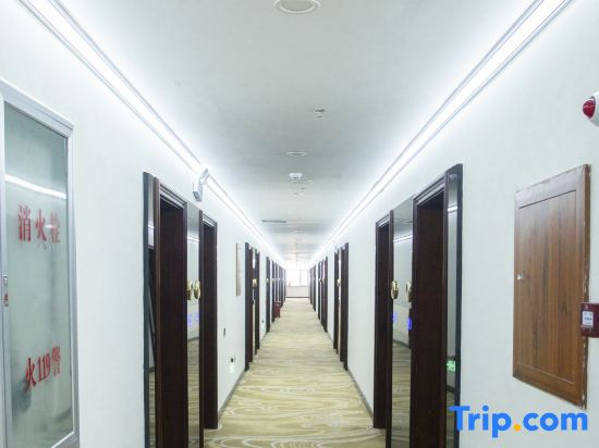 Red Cross Hotel (Tongliao Huolingole Railway Station Huolinhe Night Market Branch)