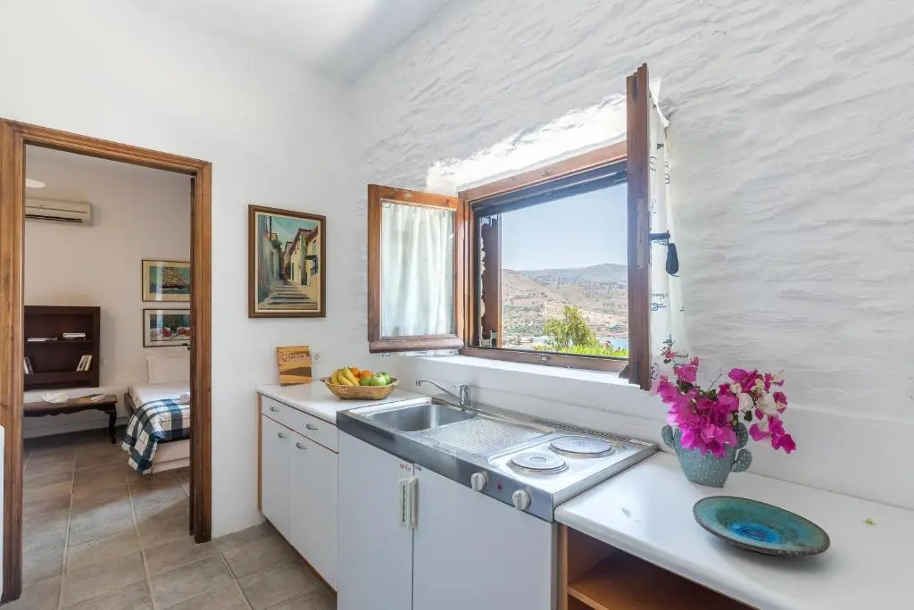 Villa Myrto, breathtaking Aegean view, 5' from Koundouros beach