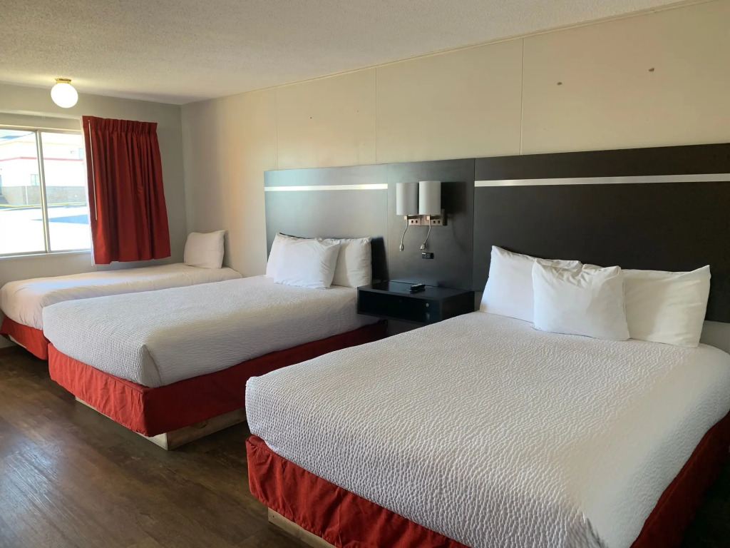 Americas Best Value Inn Wall