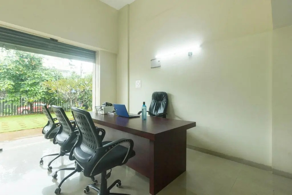 Center 1 Suites