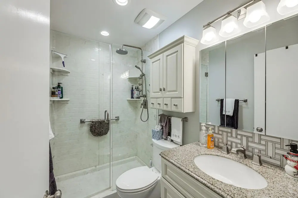 Lovely Lexington Home: 4 Mi to Downtown!