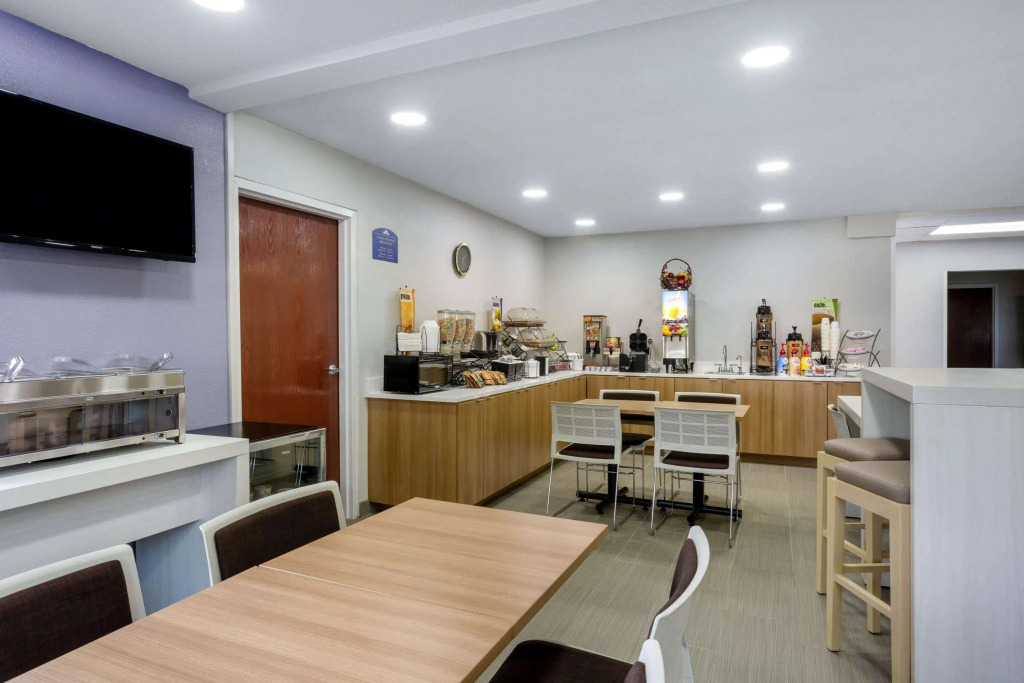 Microtel Inn & Suites by Wyndham Burlington